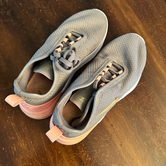 air max tennis shoes for sale